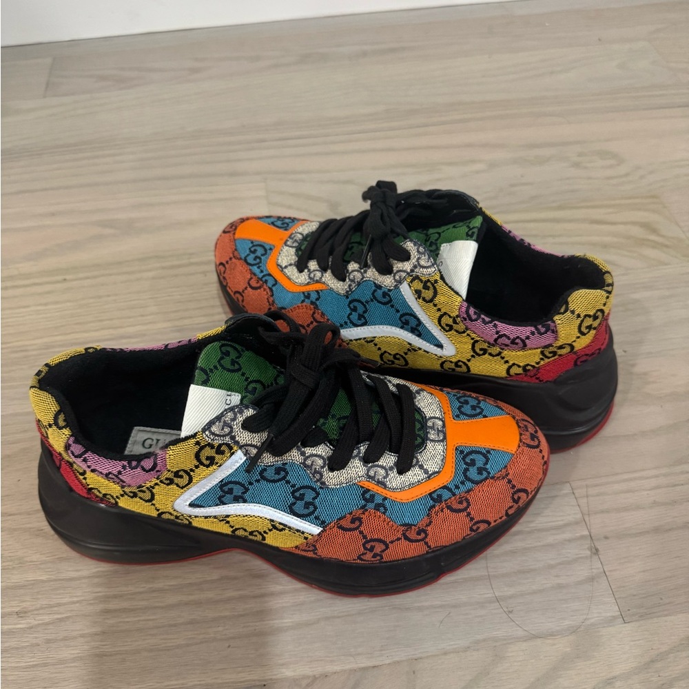Gucci Sneakers in Multicolor Pattern